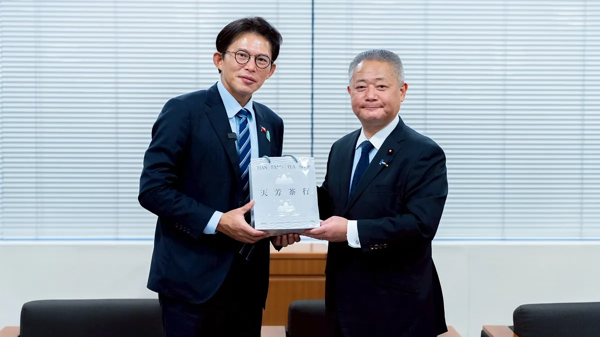 民衆党主席の黄国昌氏(左)は青年訪問団を率いて訪日し、日本維新会の衆議院議員・台湾友好議員連盟会長の馬場伸幸氏(右)に面会した。(写真/民衆党提供) 民衆党主席の黄国昌氏(左)は青年訪問団を率いて訪日し、日本維新会の衆議院議員・台湾友好議員連盟会長の馬場伸幸氏(右)に面会した。(写真/民衆党提供)