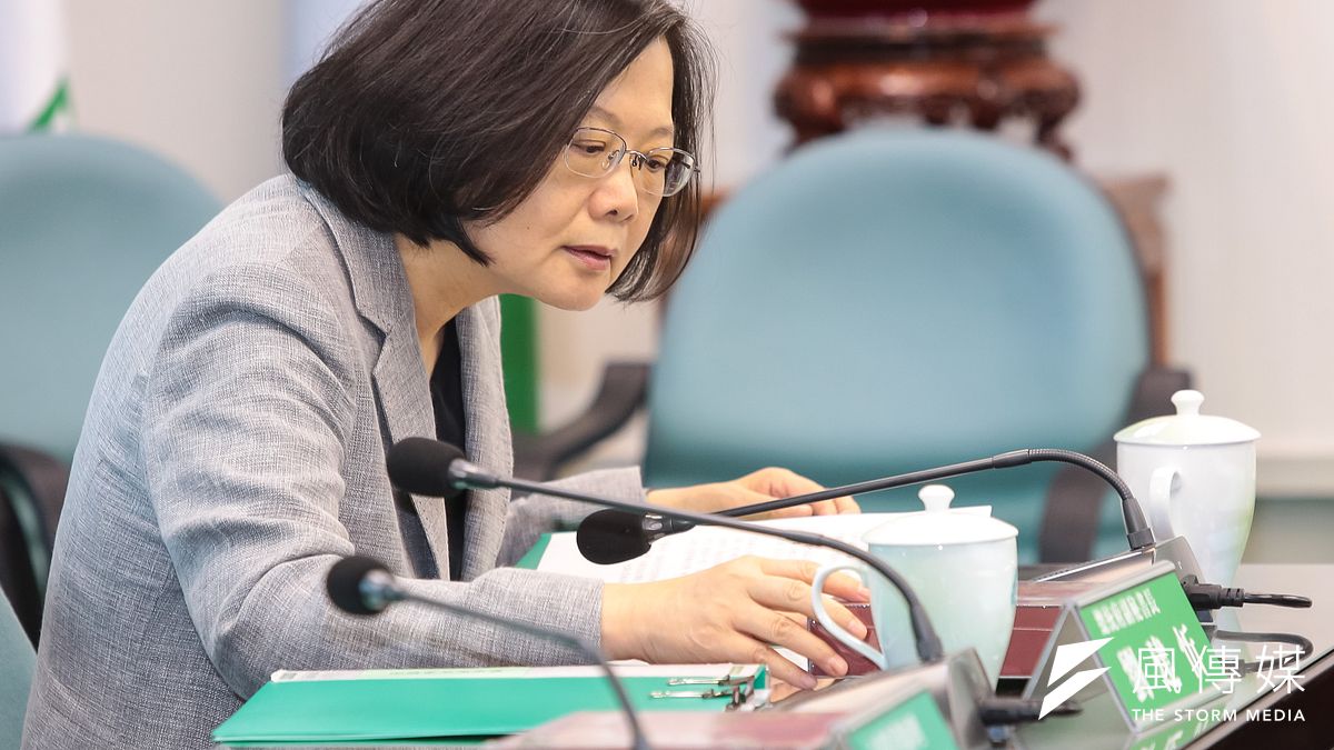 作者認為,總統蔡英文上任兩年多以來,在選任政務官的方面處處反行其道,空降人事讓在野黨批評為酬庸性質。(資料照,顏麟宇攝) 作者認為,總統蔡英文上任兩年多以來,在選任政務官的方面處處反行其道,空降人事讓在野黨批評為酬庸性質。(資料照,顏麟宇攝)