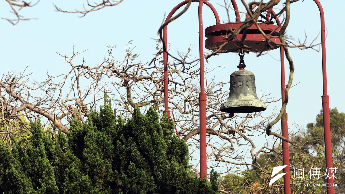 傅鐘無言,飽受政治侵凌。(蘇仲泓攝) 傅鐘無言,飽受政治侵凌。(蘇仲泓攝)