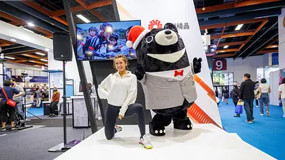 健身女神漢娜現身台灣精品館,與現場民眾開心同樂。(圖/主辦單位提供)