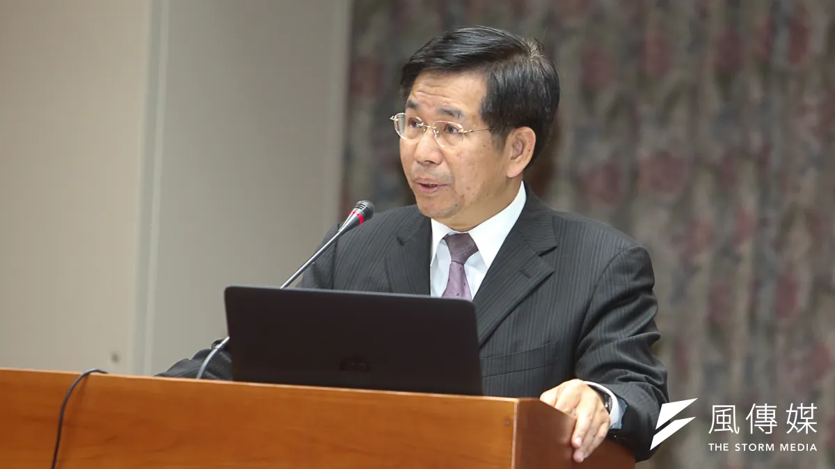 教育部長潘文忠11日表示,各界提出台大校長當選人管中閔兼課活動爭議達20多項,應像內政部長葉俊榮葉俊榮一樣,盡快為自己說明。(資料照,陳明仁攝)