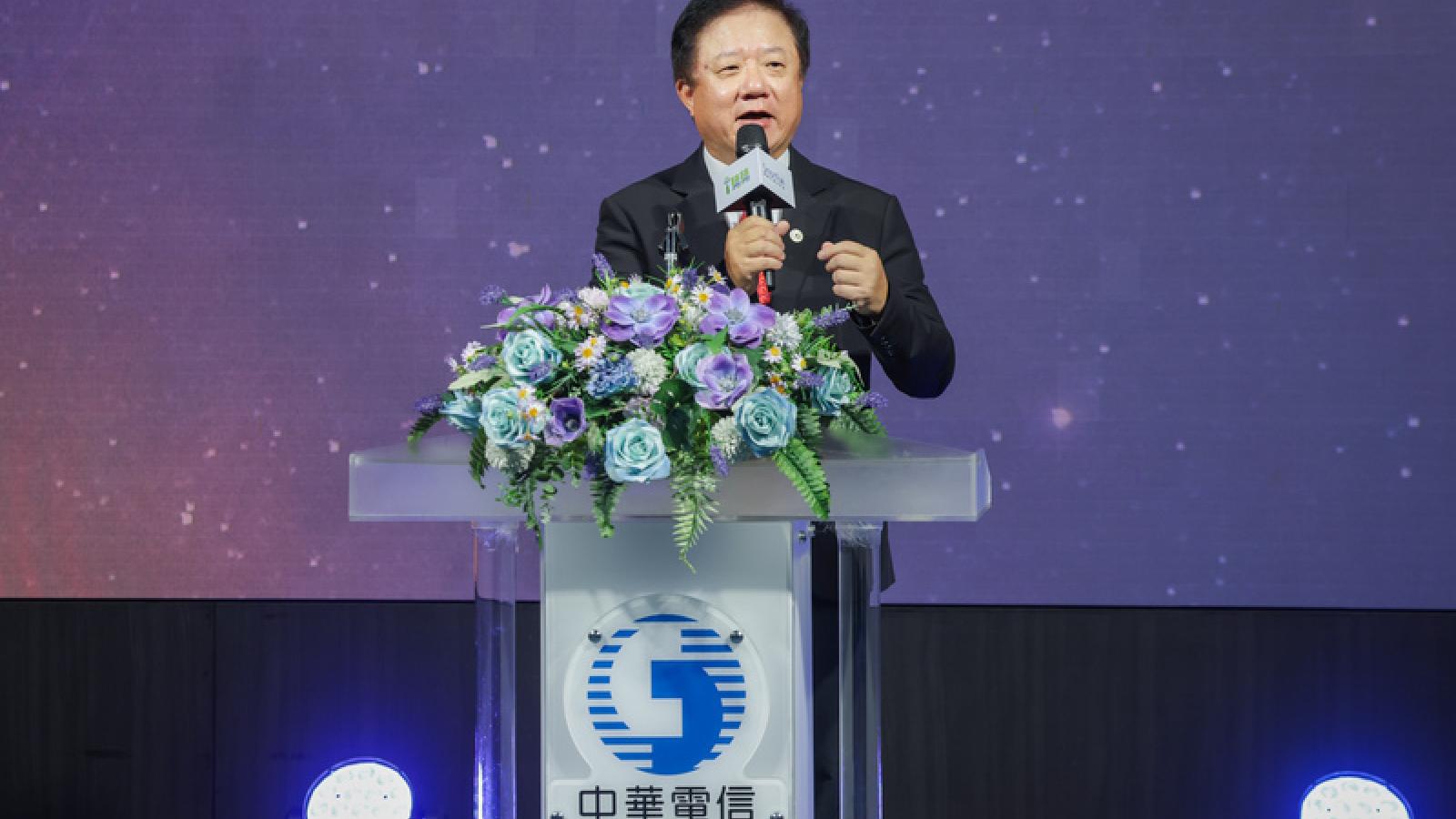 薪資中位數僅3.9萬?中華電信董座簡志誠揭「幸福企業」關鍵:成長獲利與員工共享