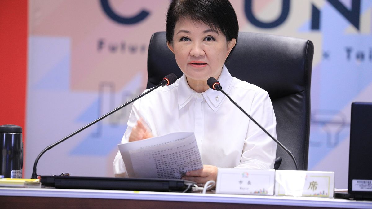 台中市長盧秀燕在市政會議說市府第一波發放15萬張物調券,市民及攤商迴響成效極佳,第二波將於6月20至21日發放,歡迎民眾踴躍兌換。(圖/台中市政府) 台中市長盧秀燕在市政會議說市府第一波發放15萬張物調券,市民及攤商迴響成效極佳,第二波將於6月20至21日發放,歡迎民眾踴躍兌換。(圖/台中市政府)