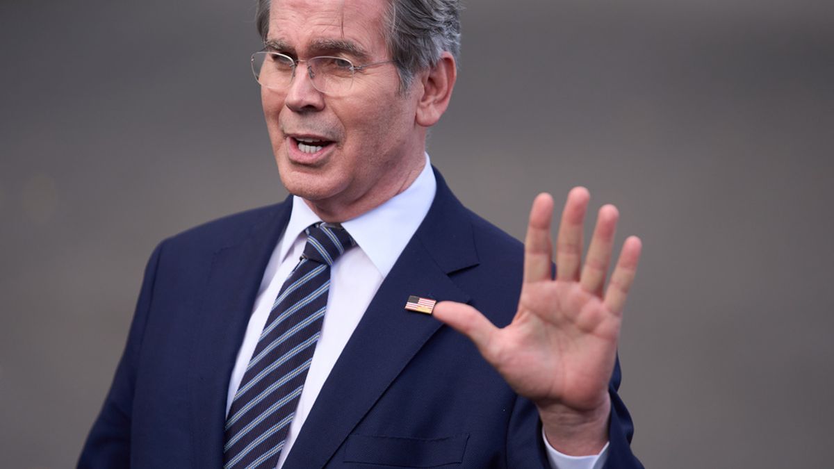 談判前夕,美中貿易戰再升溫!川普考慮禁輸「所有關鍵軟體」至中國,筆電、飛機引擎全受衝擊