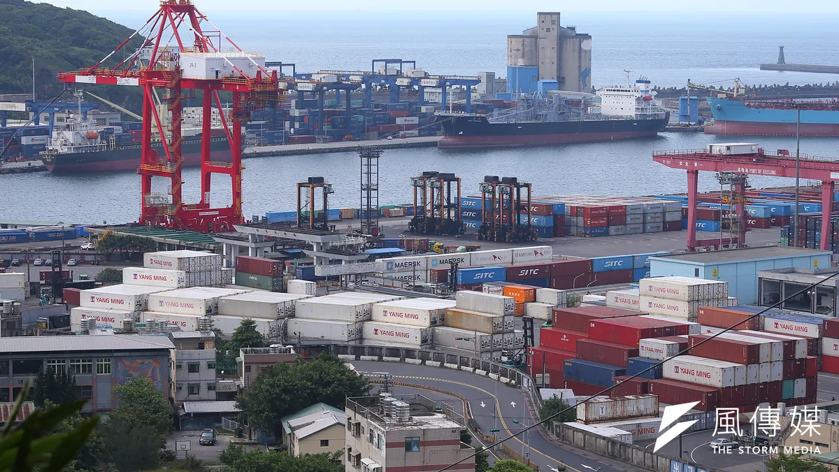 蔡政府要在基隆嘴蓋四接。圖為基隆港貨櫃碼頭。(資料照,顏麟宇攝)