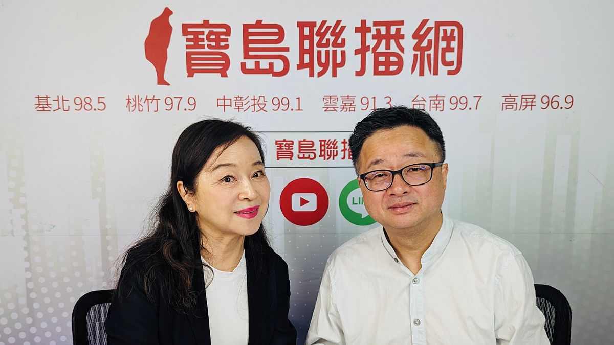 海基會羅文嘉秘書長羅文嘉(右)10月21日接受電台主持人周玉蔻(左)「新聞放鞭炮」節目專訪,談到「二六共識」。(海基會提供) 海基會羅文嘉秘書長羅文嘉(右)10月21日接受電台主持人周玉蔻(左)「新聞放鞭炮」節目專訪,談到「二六共識」。(海基會提供)