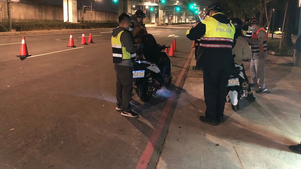 認證排氣管若不當使用或破損造成噪音遭環保局科技執法取締,亦將依噪音管制法處罰新臺幣1,800到3,600元。(圖/新北市環保局提供) 認證排氣管若不當使用或破損造成噪音遭環保局科技執法取締,亦將依噪音管制法處罰新臺幣1,800到3,600元。(圖/新北市環保局提供)