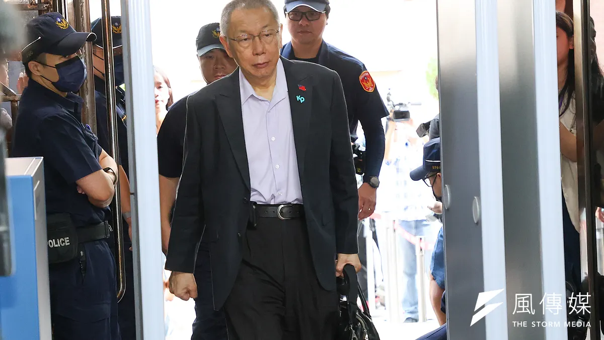 柯文哲氏と應曉薇氏の保釈をめぐる判断について、台湾高等法院の合議体は12日、台北地方裁判所の保釈決定を取り消し、同地裁に差し戻して再審理を行うよう命じた。(写真/顏麟宇撮影) 柯文哲氏と應曉薇氏の保釈をめぐる判断について、台湾高等法院の合議体は12日、台北地方裁判所の保釈決定を取り消し、同地裁に差し戻して再審理を行うよう命じた。(写真/顏麟宇撮影)