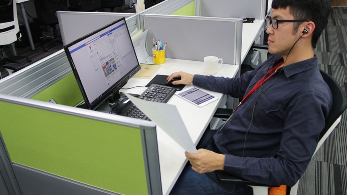 「社群小編」,一份大家都聽過、卻對實際工作不太熟悉的職業,你知道小編的一天在忙什麼嗎?(圖/郭丹穎 攝) 「社群小編」,一份大家都聽過、卻對實際工作不太熟悉的職業,你知道小編的一天在忙什麼嗎?(圖/郭丹穎 攝)