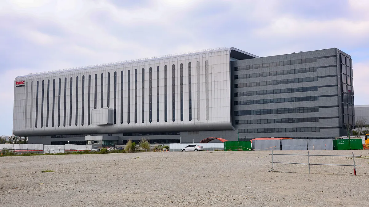 TSMCは近年、海外展開を積極的に進めており、台湾の「シリコンシールド」への影響が注視されている。(写真/顏麟宇撮影) TSMCは近年、海外展開を積極的に進めており、台湾の「シリコンシールド」への影響が注視されている。(写真/顏麟宇撮影)