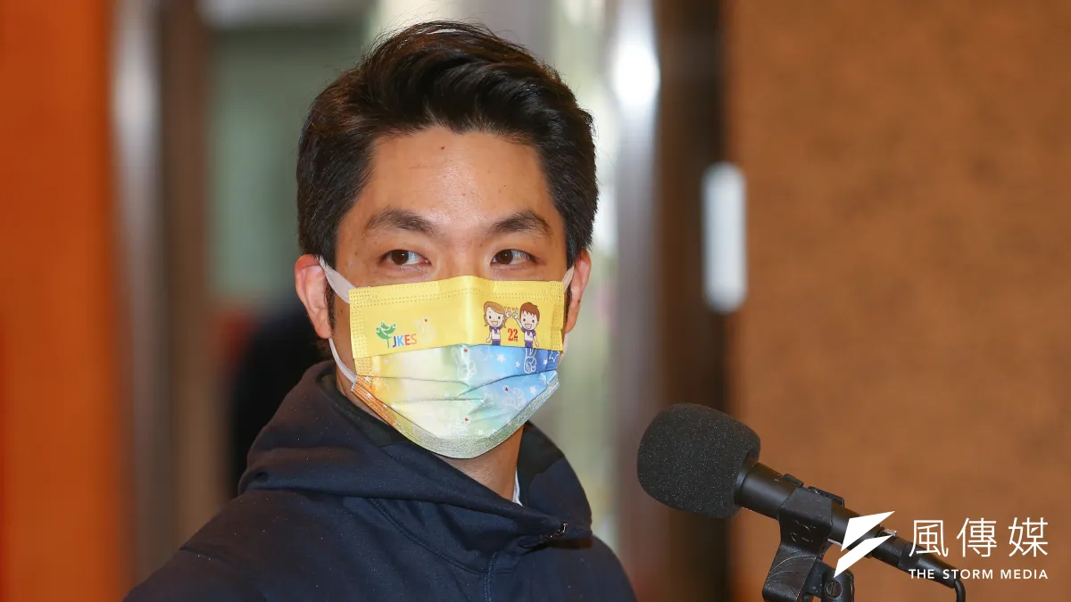 國民黨立委蔣萬安8日於立院接受媒體聯防。(顏麟宇攝)