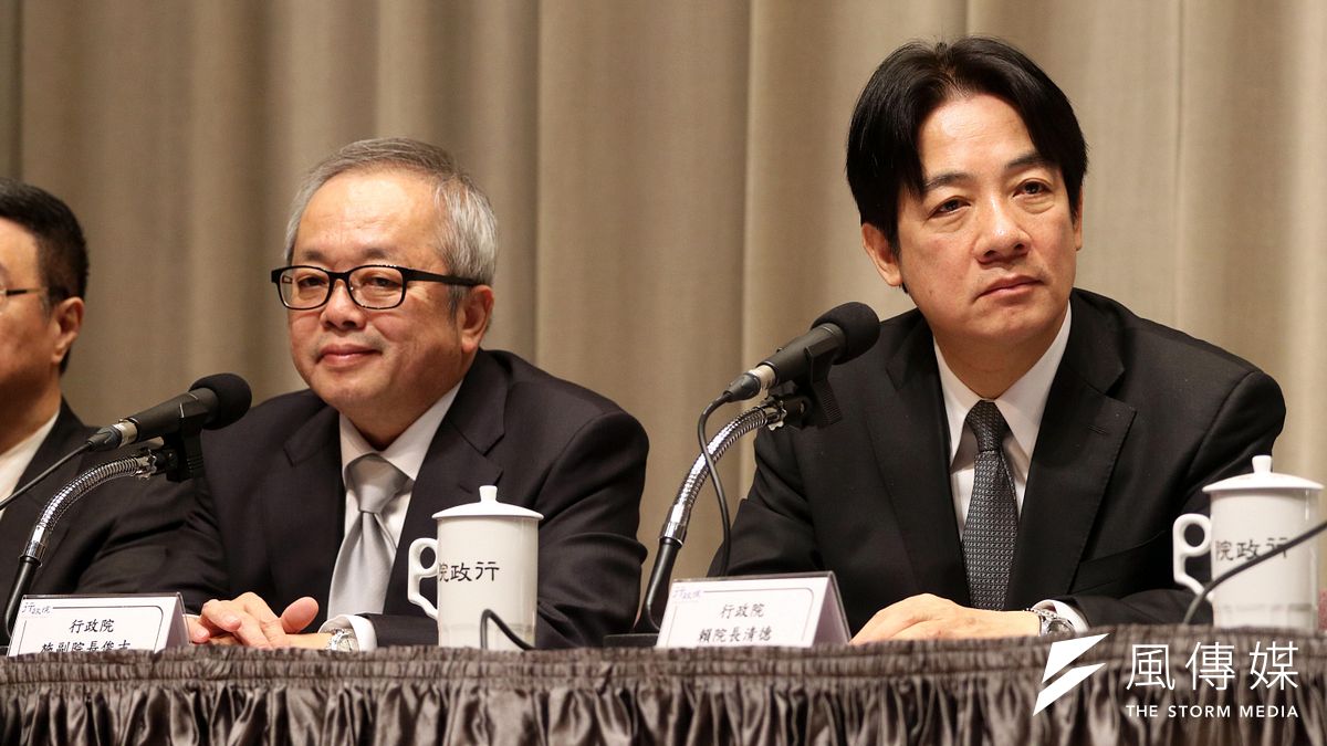 民進黨立法院總召柯建銘及行政院副祕書長何佩珊都對勞基法修法表達保留之意,但行政院長賴清德卻表示不能不處理,他會擔負起責任。(資料照片,蘇仲泓攝) 民進黨立法院總召柯建銘及行政院副祕書長何佩珊都對勞基法修法表達保留之意,但行政院長賴清德卻表示不能不處理,他會擔負起責任。(資料照片,蘇仲泓攝)