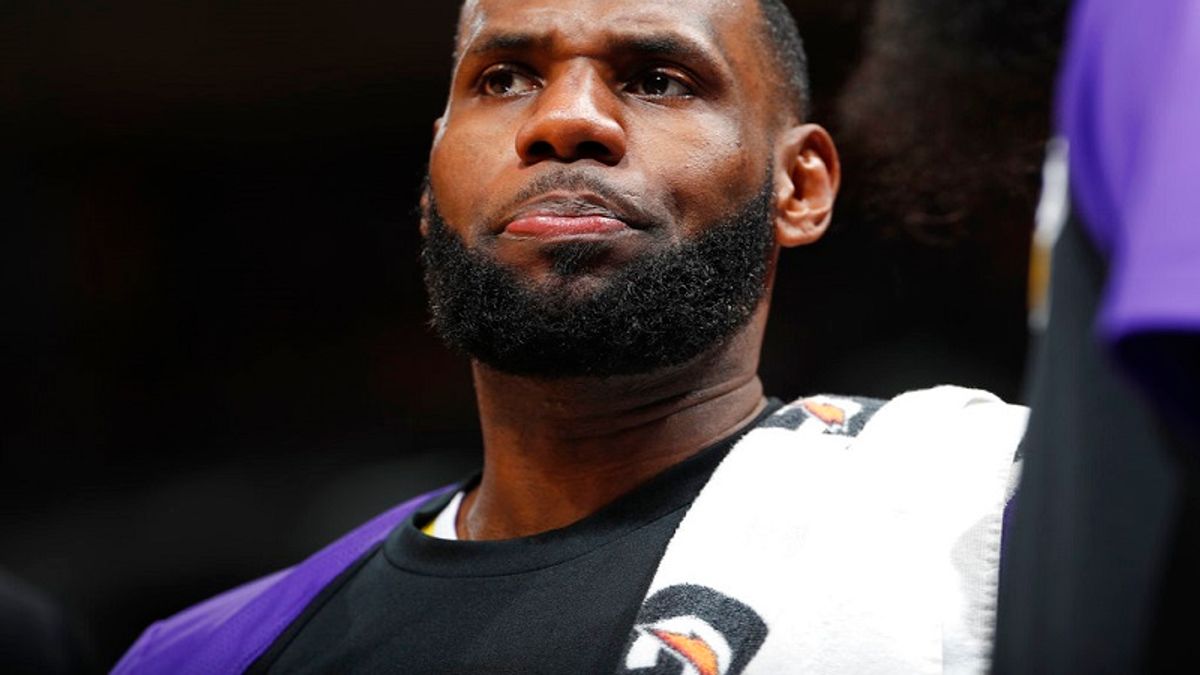 詹皇不小心說溜嘴,希望兒子去杜克大學。 (美聯社) 詹皇不小心說溜嘴,希望兒子去杜克大學。 (美聯社)