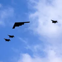 米ボーイングは、米海軍の次世代主力戦闘機「F/A-XX」の開発・製造を200億ドルで受注した。米空軍の次世代戦闘機に続く大型契約の獲得となる。(AP通信) 米ボーイングは、米海軍の次世代主力戦闘機「F/A-XX」の開発・製造を200億ドルで受注した。米空軍の次世代戦闘機に続く大型契約の獲得となる。(AP通信)