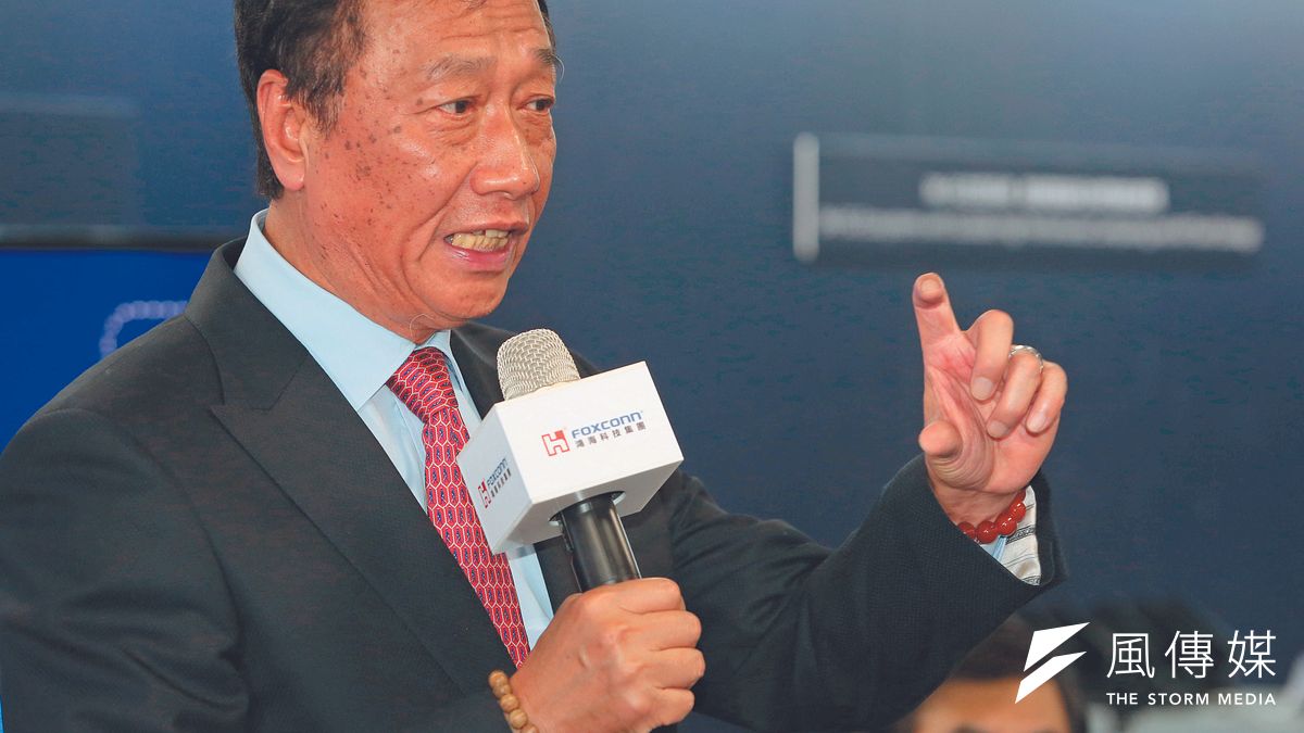 郭台銘宣布鴻海減資,此舉將讓鴻海在股市變得較為輕盈。(郭晉瑋攝) 郭台銘宣布鴻海減資,此舉將讓鴻海在股市變得較為輕盈。(郭晉瑋攝)
