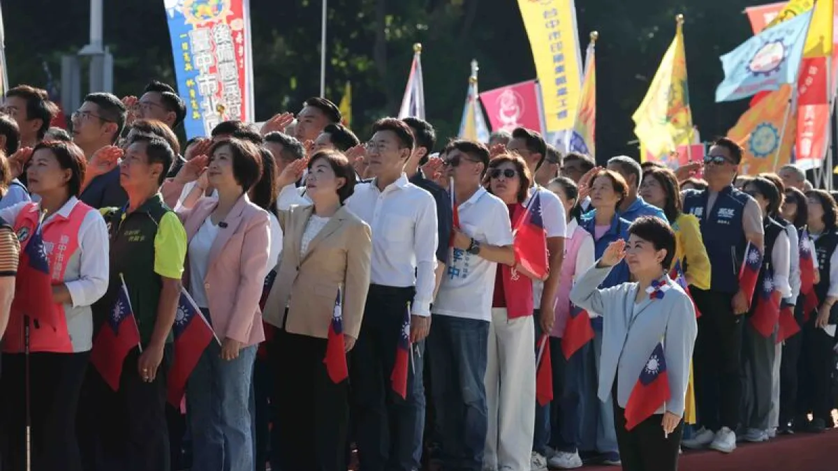 TPOC公布台中市長AI民意模擬結果,江啟臣(左排前左5)模擬支持度46.2%、何欣純(左排前左3)35.5%。(資料照,中央社)
