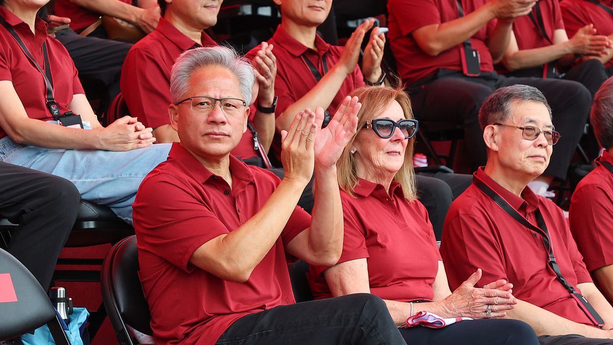 黃仁勳驚喜快閃台北街頭買蜜餞!是否有與北市府會面 蔣萬安回應了