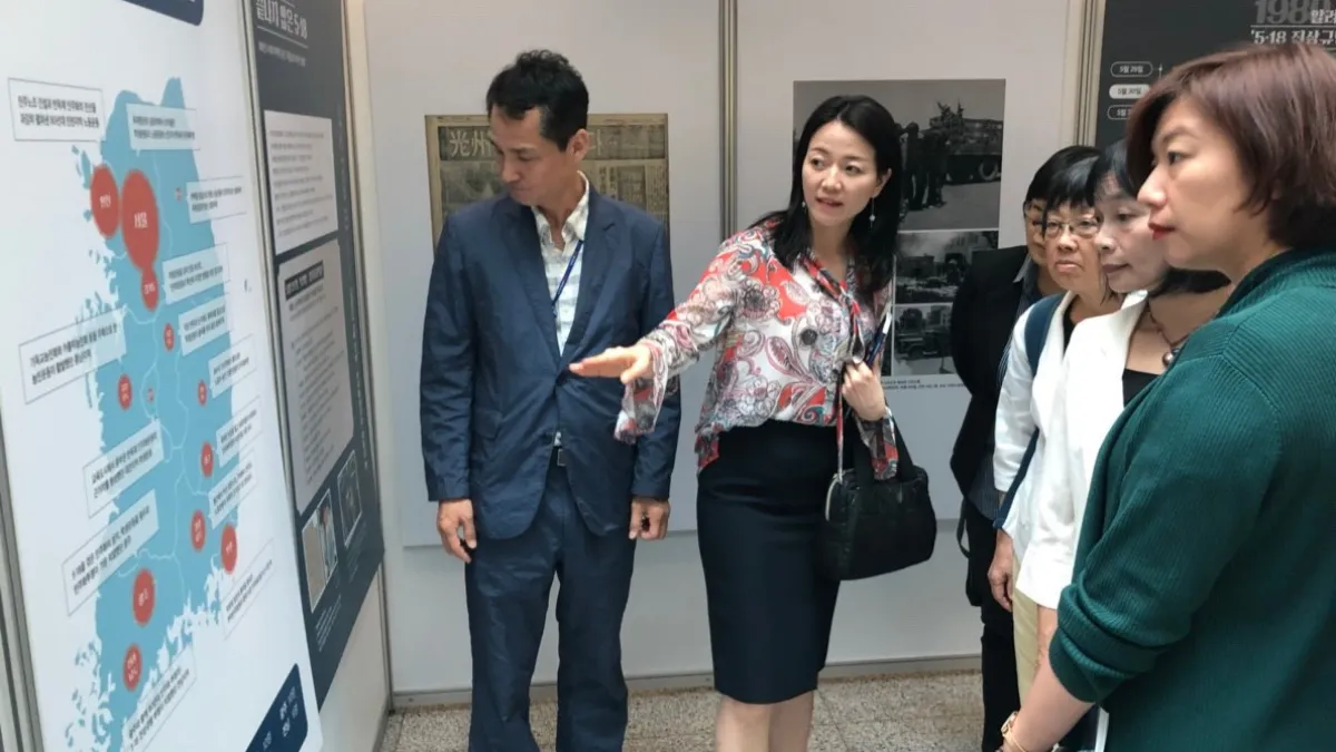 民進黨立委林靜儀(右一)與促進轉型正義委員會代理主委楊翠等人,於本周赴韓國交流推動轉型正義經驗。(林靜儀辦公室提供)