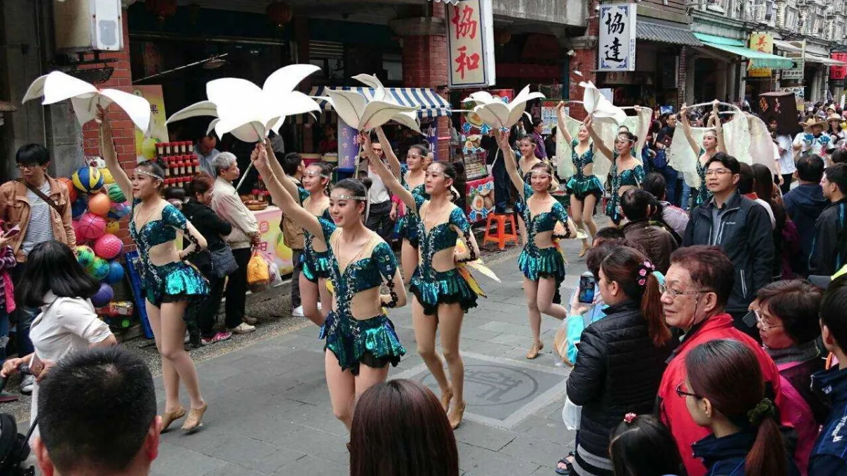 桃園客家桐花祭 ㄚ桃園哥、森林花車踩街大遊行