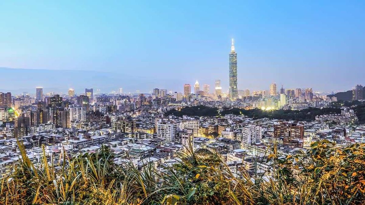 跨年不想人擠人?那就來這5個親山步道欣賞美麗的101煙火吧!(圖/IG@kiraeddie) 跨年不想人擠人?那就來這5個親山步道欣賞美麗的101煙火吧!(圖/IG@kiraeddie)