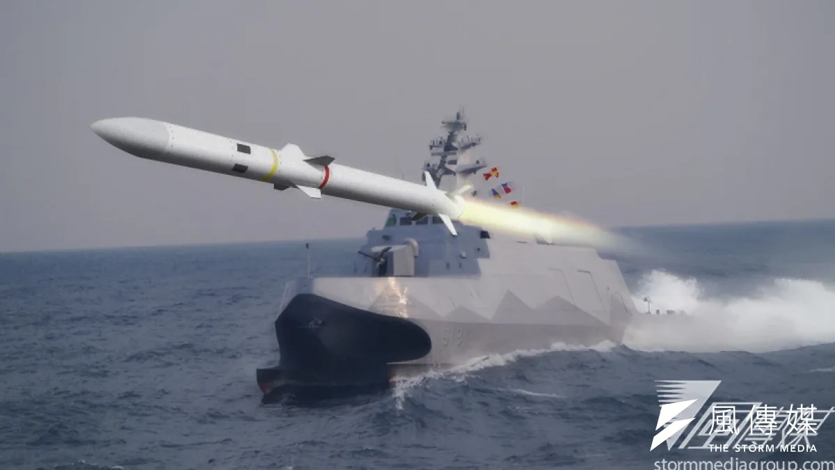 海軍首艘穿浪型雙船體的「沱江」級飛彈巡邏艦,以及排水量噸位最大的高速戰鬥支援艦「磐石艦」,31日上午將於高雄左營基地水星碼頭舉行成軍典禮,由馬英九總統主持。(朱明攝)