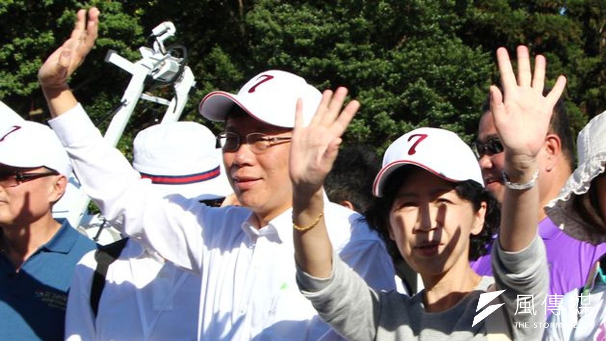 無黨籍台北市長候選人柯文哲之妻,陳佩琪24日臉書貼文感慨選舉文化表示,柯文哲就差放火和小三,「犯罪資質就完整了。」(資料照/葉信菉攝) 無黨籍台北市長候選人柯文哲之妻,陳佩琪24日臉書貼文感慨選舉文化表示,柯文哲就差放火和小三,「犯罪資質就完整了。」(資料照/葉信菉攝)