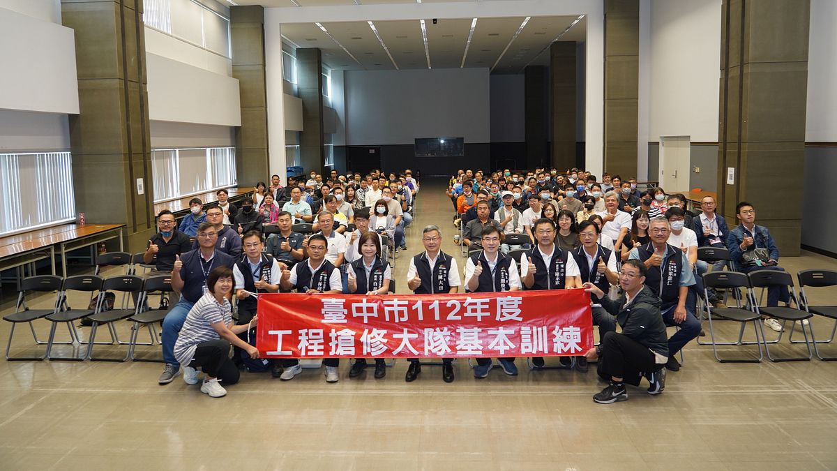 台中市政府建設局配合年度整編作業,強化民防知識與精進工作技能版理搶修大隊訓練授課。(圖/台中市政府) 台中市政府建設局配合年度整編作業,強化民防知識與精進工作技能版理搶修大隊訓練授課。(圖/台中市政府)