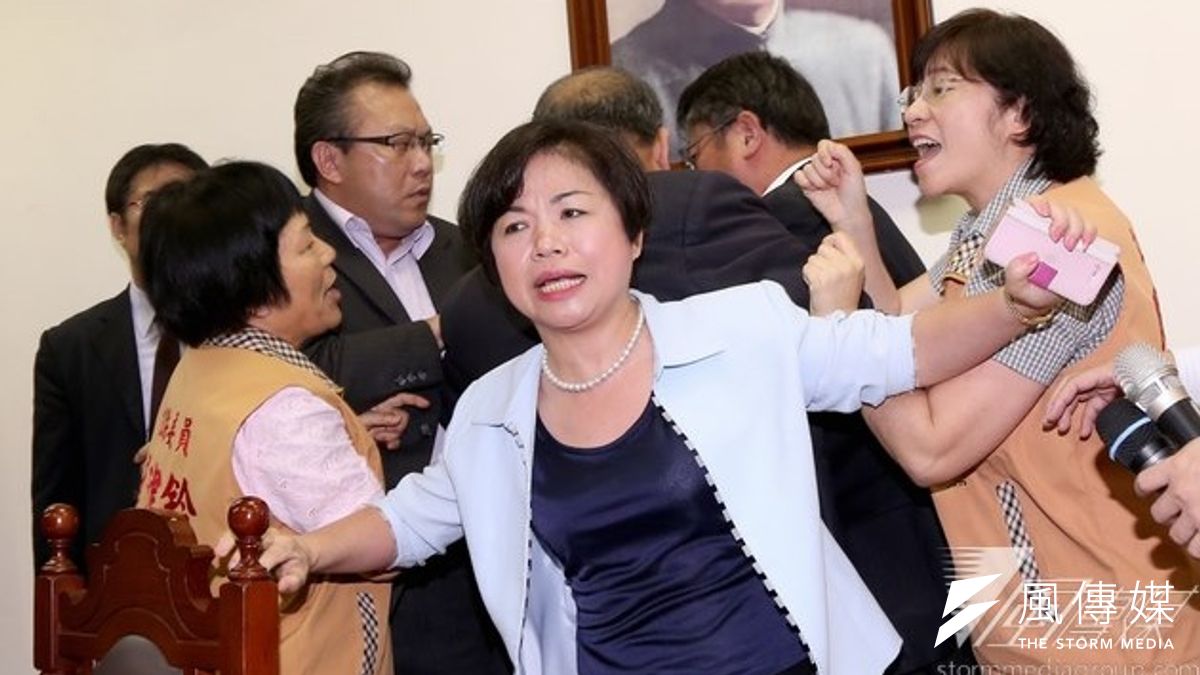 在立院審查自經區條例時,經常會看到「很難理性討論」的樣貌。(資料照片,吳逸驊攝) 在立院審查自經區條例時,經常會看到「很難理性討論」的樣貌。(資料照片,吳逸驊攝)