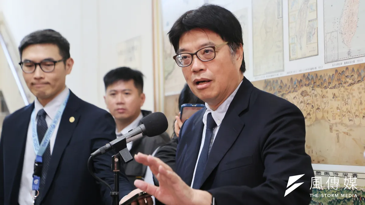 陸委會主委邱垂正表示,中共將持有台胞證的台灣民眾視為其公民,不排除中共會以出入境新規定限制台灣人民進出中國大陸。(柯承惠攝)