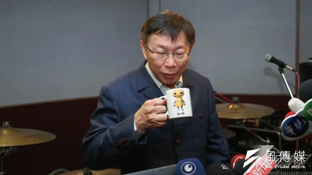 台北市長候選人柯文哲26日接受廣播節目專訪,對於2016總統大選,各界對他的動向及立場也感到好奇,對此柯表示,他不會在檯面上公開表態支持誰。(資料照片,余志偉攝)