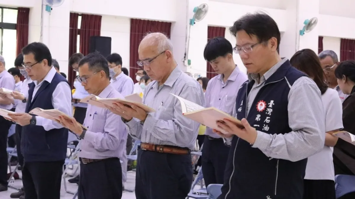 大林煉油廠許廠長信豐(左起)、大林煉油廠副廠長陳福榮、主任工程師林正宗、臺灣石油工會第一分會服務中心主任吳喬木。(圖/中油大林廠提供)