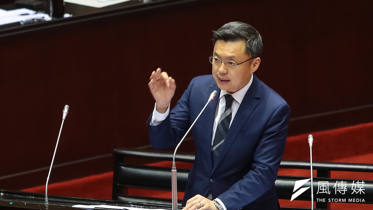 民進黨立委趙天麟21日於立院總質詢時,表達支持同性婚姻修專法的態度。(顏麟宇攝) 民進黨立委趙天麟21日於立院總質詢時,表達支持同性婚姻修專法的態度。(顏麟宇攝)