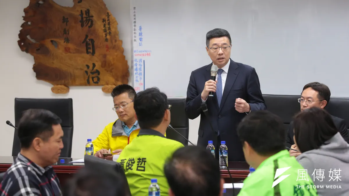 這任民進黨主席任務若只是護航蔡英文提名連任,應該很輕鬆。圖為民進黨主席候選人卓榮泰拜會新北市議會民進黨黨團。(顏麟宇攝)