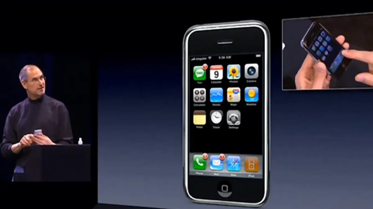 iPhone是蘋果公司推出的第一代智慧型手機,於2007年1月9日正式發布。(翻攝自youtube)