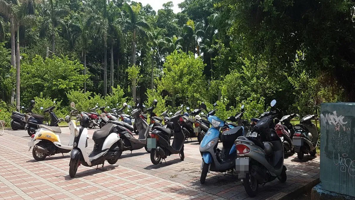 公園停車一位難求 議員批南市府機車罰單開太多