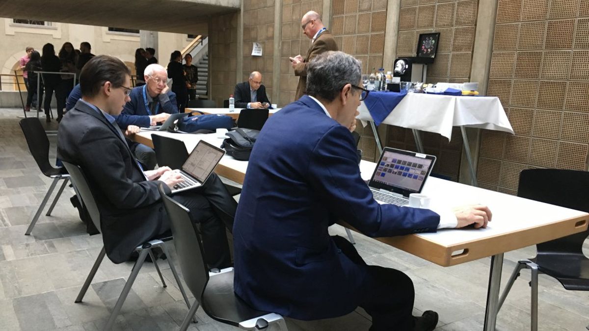 退休後的專業人士加入諮詢行列的人頗多,是不離開本行的做法。(圖/安可人生提供) 退休後的專業人士加入諮詢行列的人頗多,是不離開本行的做法。(圖/安可人生提供)