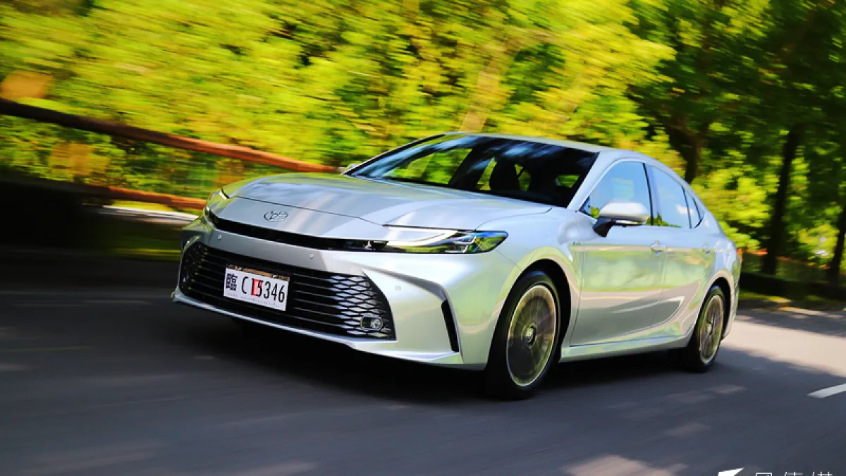 全新大改款 Toyota Camry 配備躍進並再提升後座體驗,將持續主宰台灣中大型房車市場。