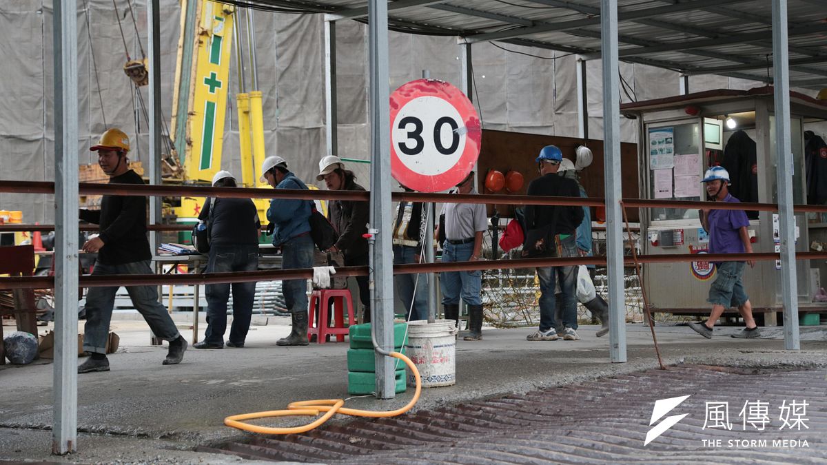 勞動部勞動保險司8日公布,即日起取消地區「教學」醫院的限制,並放寬地區醫院專科醫師亦可開具職業病門診單,減少民眾跨區就醫的時間。(資料照,余志偉攝) 勞動部勞動保險司8日公布,即日起取消地區「教學」醫院的限制,並放寬地區醫院專科醫師亦可開具職業病門診單,減少民眾跨區就醫的時間。(資料照,余志偉攝)