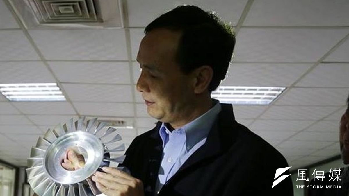 新北市長朱立倫27日出席國民黨縣市長會談前受訪表示,他主張調降公投門檻。(取自朱立倫臉書) 新北市長朱立倫27日出席國民黨縣市長會談前受訪表示,他主張調降公投門檻。(取自朱立倫臉書)