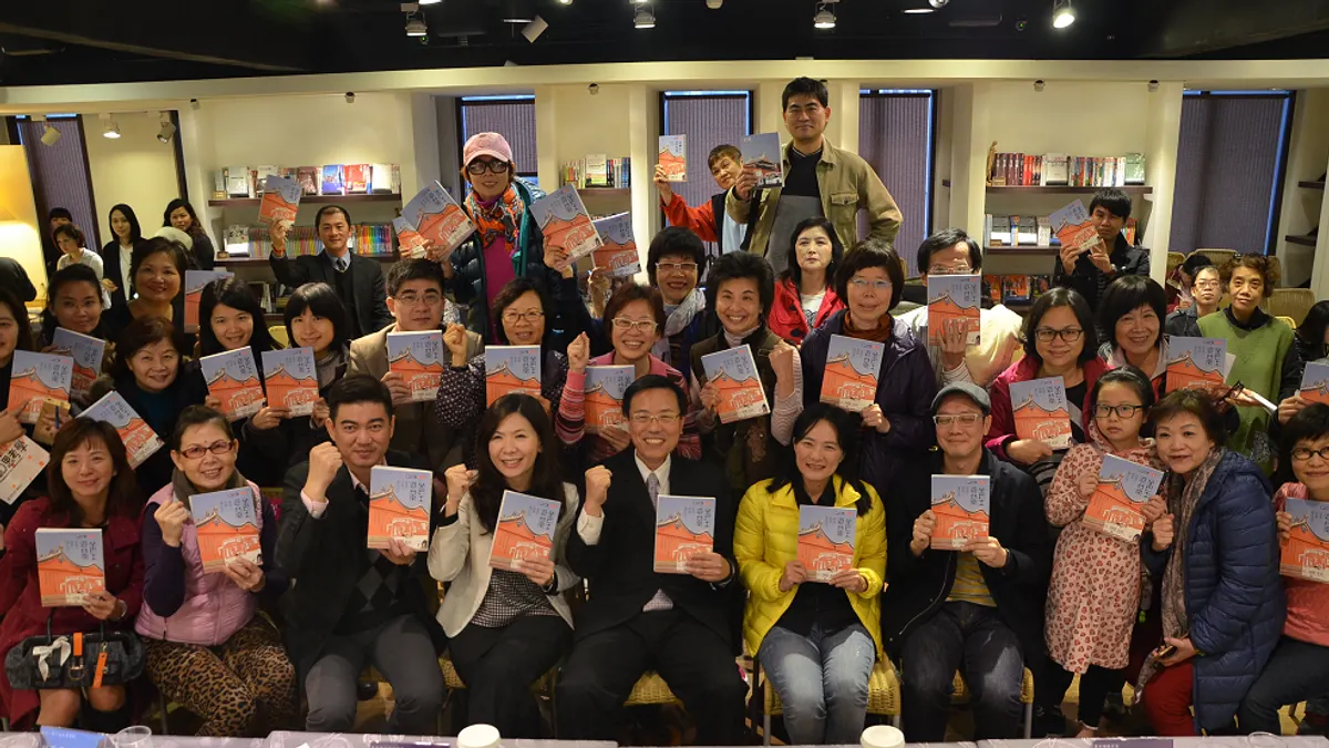 台南旅遊再出擊 在地名人帶路坐巴士逛古都