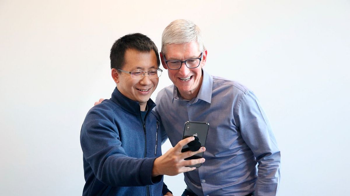 2018年10月,字節跳動CEO張一鳴和蘋果CEO庫克在字節跳動北京總部。(AP) 2018年10月,字節跳動CEO張一鳴和蘋果CEO庫克在字節跳動北京總部。(AP)