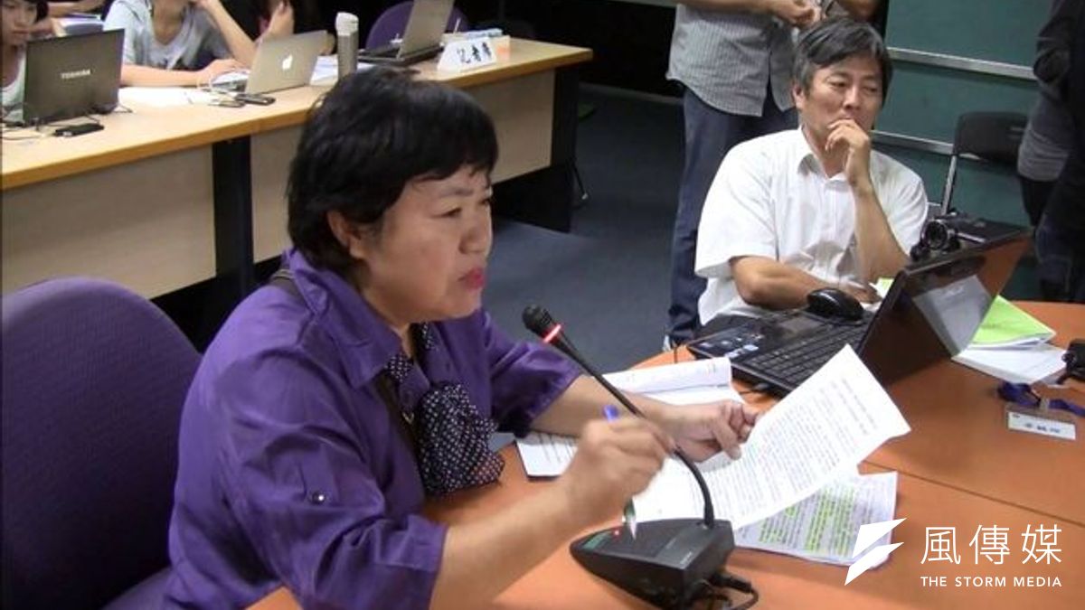 台北市長當選人柯文哲與宜蘭縣長林聰賢,就北宜直鐵案「達成共識」,水資源保育聯盟主任粘麗玉(右)表示反對。(取自youtube畫面) 台北市長當選人柯文哲與宜蘭縣長林聰賢,就北宜直鐵案「達成共識」,水資源保育聯盟主任粘麗玉(右)表示反對。(取自youtube畫面)