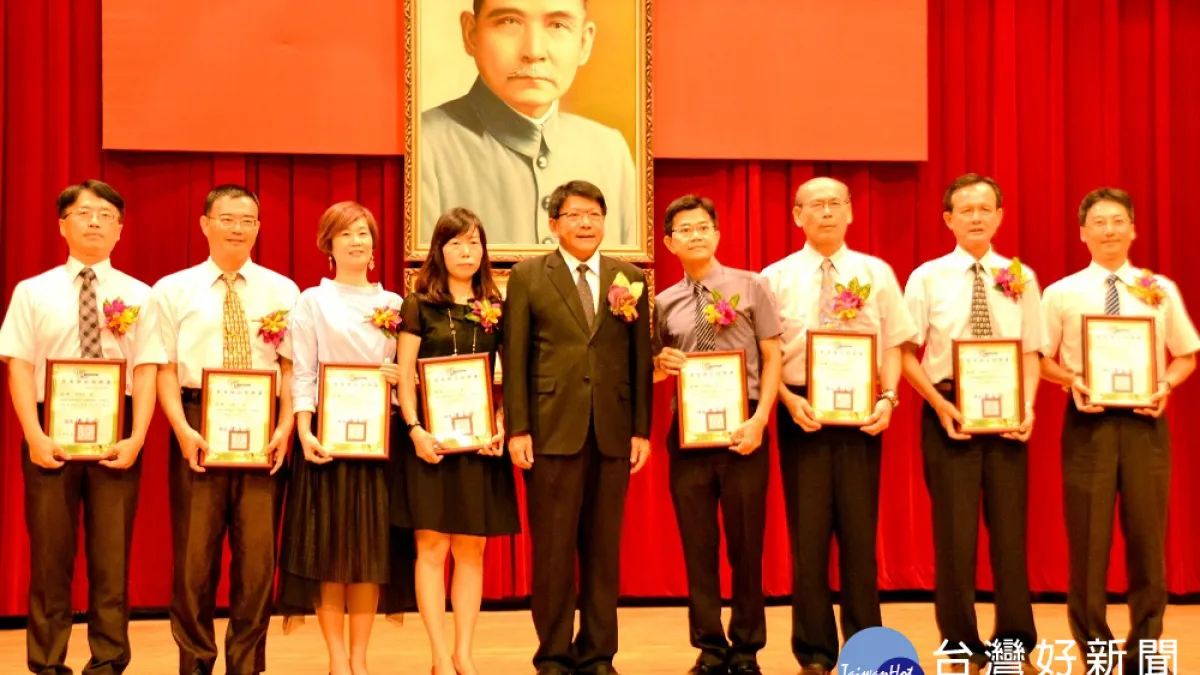 屏東國中小新卸任校長聯合交接 潘孟安期勉發揮承先啟後精神