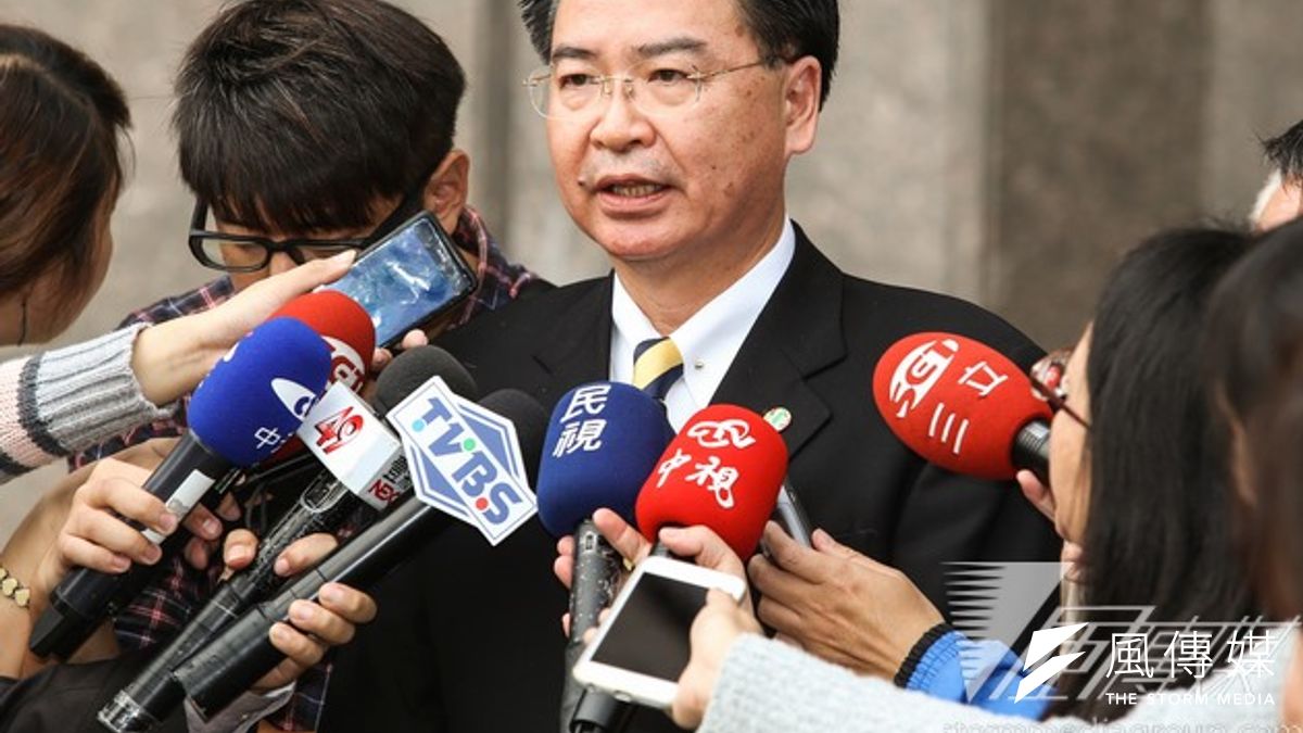 民進黨智庫學者與立法院黨團今(29)日首次針對憲改問題召開研討會議,並由中央黨部秘書長吳釗燮親自主持。(資料照片,林韶安攝) 民進黨智庫學者與立法院黨團今(29)日首次針對憲改問題召開研討會議,並由中央黨部秘書長吳釗燮親自主持。(資料照片,林韶安攝)