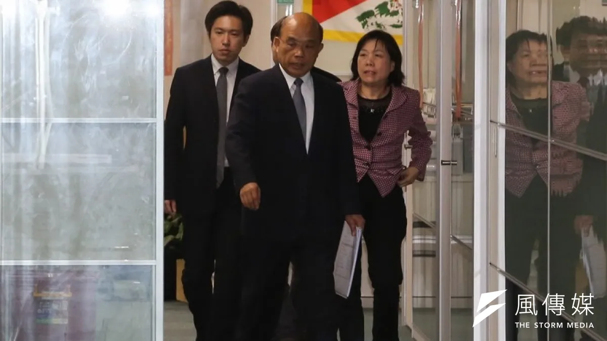 民進黨13日公布兩黨中國政策民調,顯示4成民眾不能接受綠營「逢中必反」。(余志偉攝)