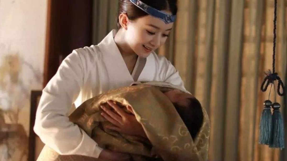 古裝劇《知否知否應是綠肥紅瘦》中,女演員站著產子的畫面讓觀眾看了滿心疑惑(圖取自網路) 古裝劇《知否知否應是綠肥紅瘦》中,女演員站著產子的畫面讓觀眾看了滿心疑惑(圖取自網路)