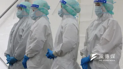 醫院急徵專責病房照護人員,強調要找「確診過已解隔」的人,時薪高達625元。(資料照/柯承惠攝)