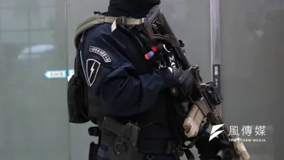 「除暴特勤隊」幹員配備步槍可是大有來頭,是單位新採購、美廠Daniel Defense的MK18近戰步槍特製版。(蘇仲泓攝)