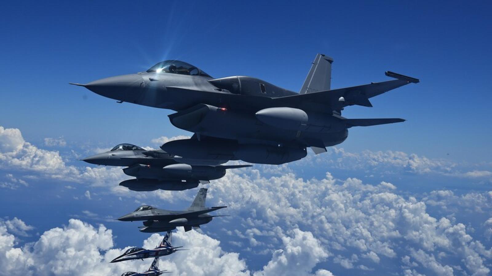 幕後》台灣F-16V載台強悍 為何目前如「無牙老虎」?