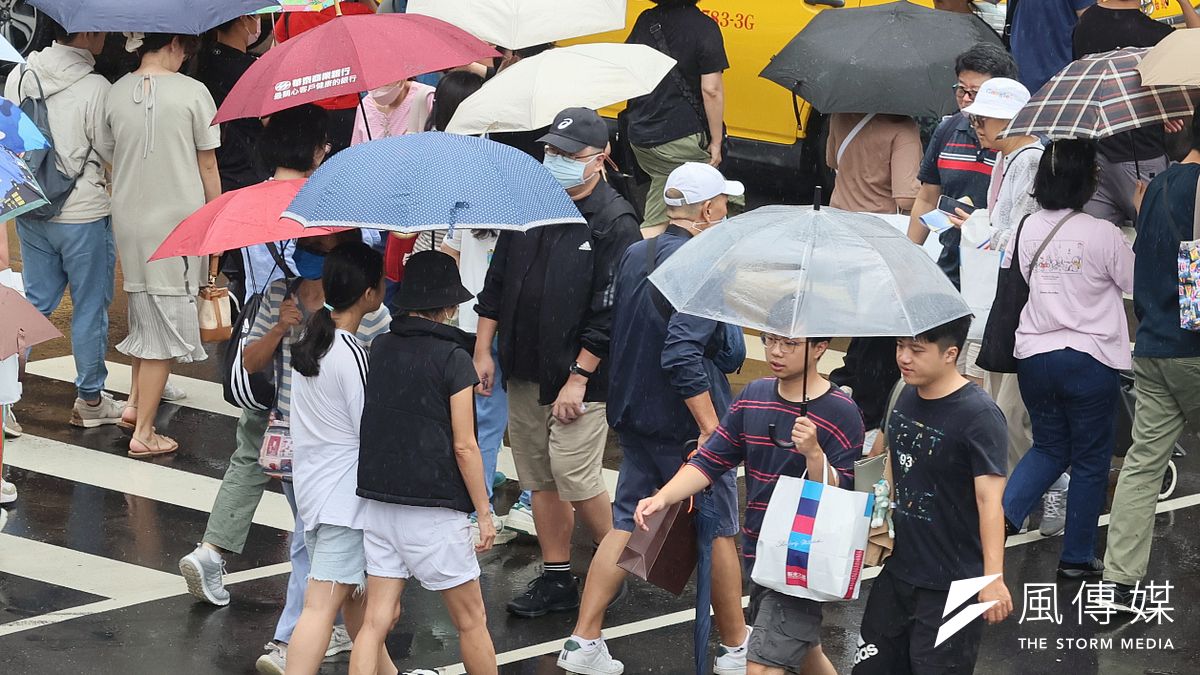 気象庁によると、本日(28日)は前線通過と北東季節風の強まりにより、台湾全土で雨が降り、中部以北および宜蘭・花蓮地域では局地的に短時間の雷雨があり、局地的にやや強い雨となる可能性がある(資料提供/柯承惠撮影) 気象庁によると、本日(28日)は前線通過と北東季節風の強まりにより、台湾全土で雨が降り、中部以北および宜蘭・花蓮地域では局地的に短時間の雷雨があり、局地的にやや強い雨となる可能性がある(資料提供/柯承惠撮影)